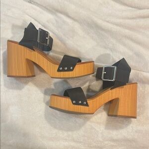 Black and Tan Women's Platform Sandals